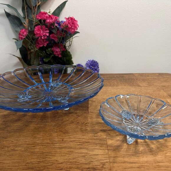 Vintage Blue Glass 3-Footed Dish Set Retro Ribbed Pattern Decorative Bowl - Picture 5 of 9